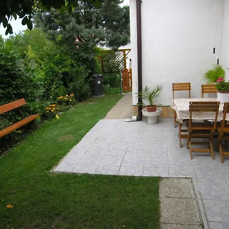 Bercsenyi By Interhome Nyaraló