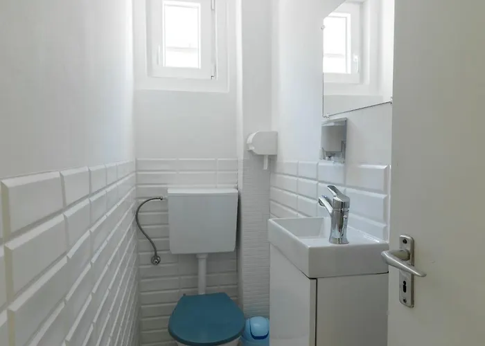 Bercsenyi By Interhome בית נופש