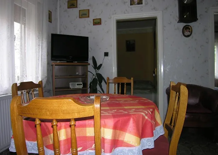 בית נופש Bercsenyi By Interhome *